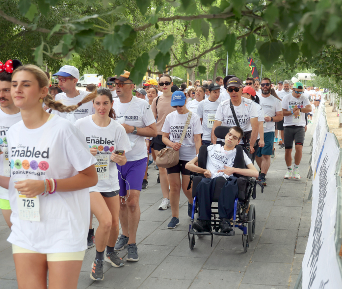 XVI Carrera de las Capacidades, participantes corriendo