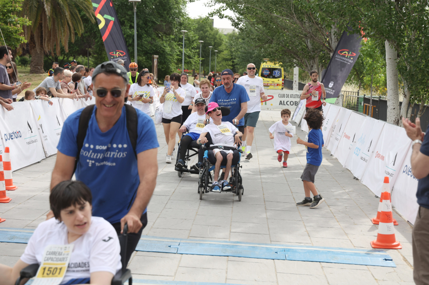 XVI Carrera de las Capacidades, participantes en línea de meta