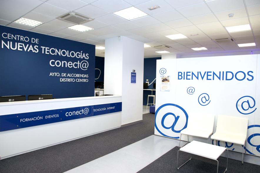 Interior edificio Conect@_Centro tecnológico Conecta en el Distrito Centro